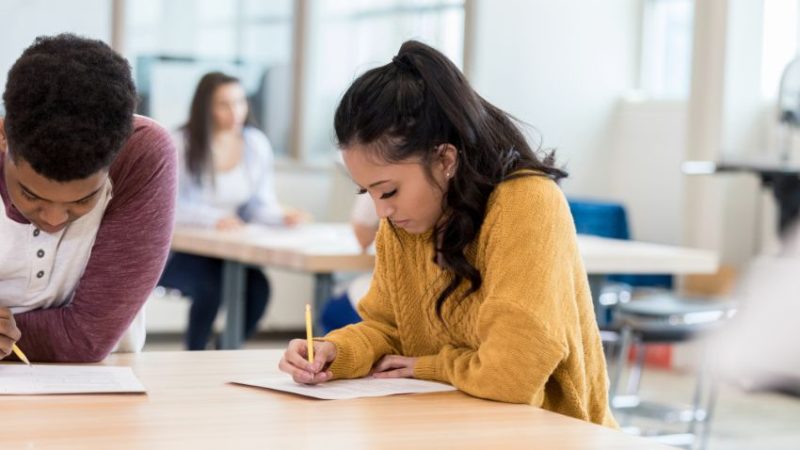 Filhos indo para o Ensino Médio? Cursinho recebe as crianças com preparatório das provas de ETEC e SENAI