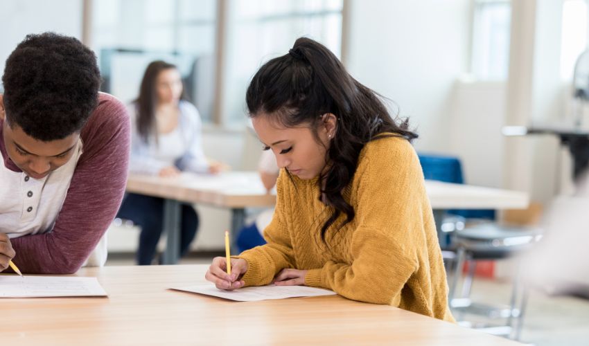 Filhos indo para o Ensino Médio? Cursinho recebe as crianças com preparatório das provas de ETEC e SENAI